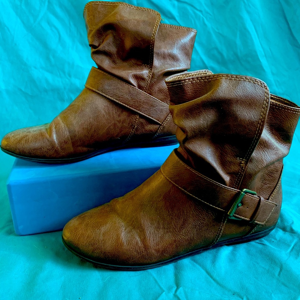 Ankle Boots: Size 8